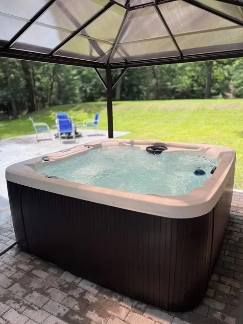 Inn Kognito 5  Vacation house hot tub, sauna, walking trails, game room fire pit - Image 1