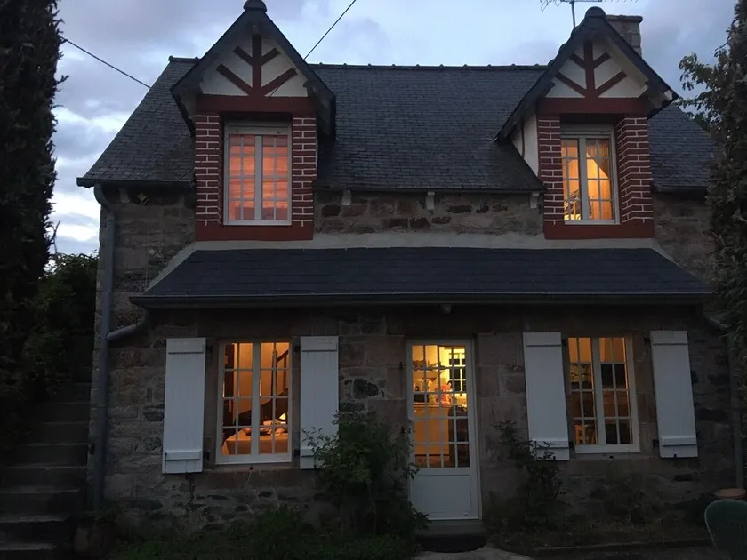 Charming Little House in the Meadow for 4–5 Guests - Image 1