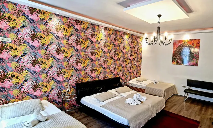 2 Bedroom Apartment on Perfect Location on Shopping Street - Image 1