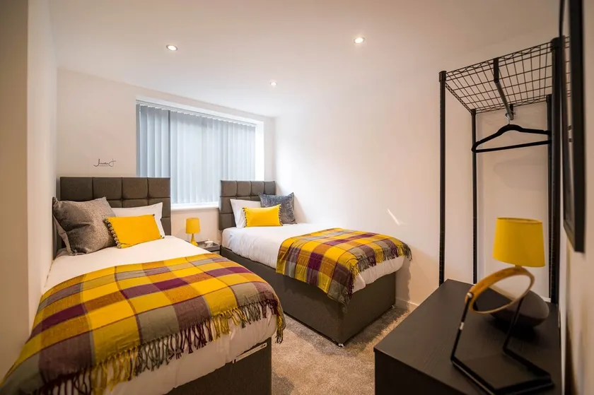Windmill House Apt 3 - Stylish Living - Beach Walks - Centrally located - Image 1
