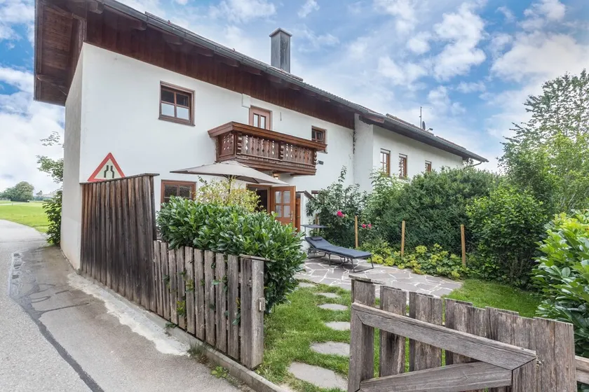 Ferienhaus \"Zuhaus am See\" mit Bergblick, Sauna, WLAN und Garten - Image 1