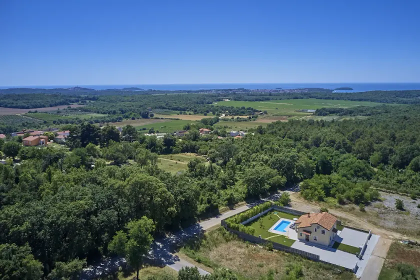 Villa Giovanna is located on a quiet location 6 km from Porec. - Image 1