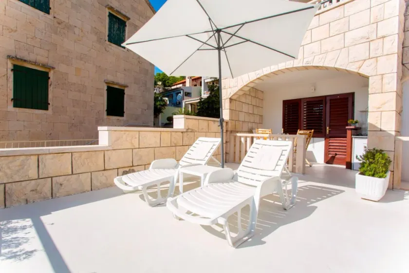 Apartments and Rooms Hope - Image 1