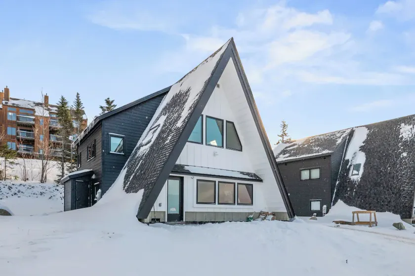 Saddleback Parmachanee 22- easy ski-in/out location on Saddleback! - Image 1