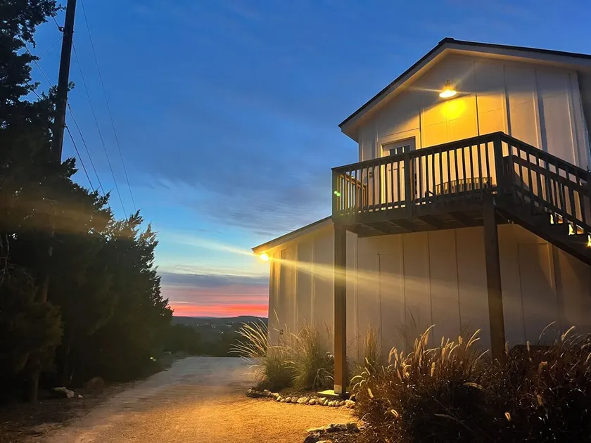 Hilltop Haven, Country Close Getaway - Image 1