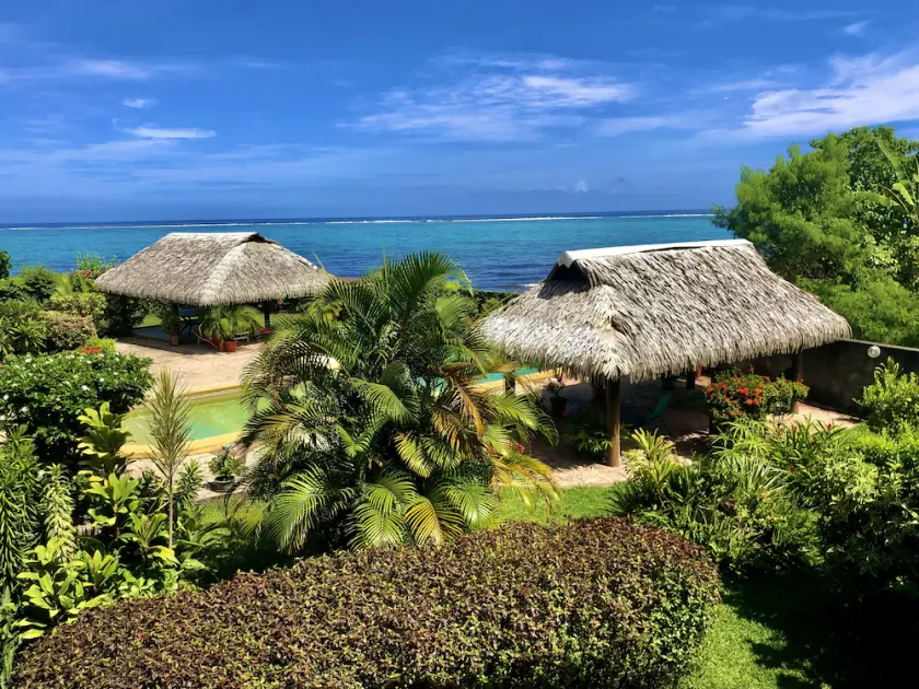 Luxury seaside apartment, private access to beach and lagoon, pool - Image 1