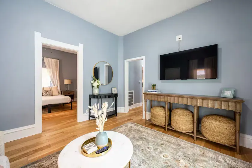 Affordable, Quaint Retreat! 5 Mins to Downtown - Image 1