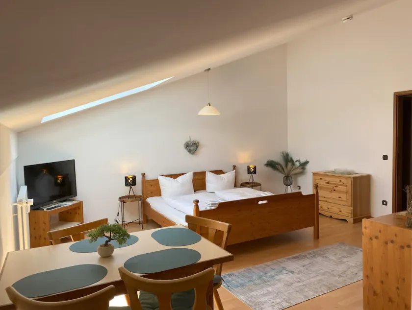 Holiday Flat - Image 1