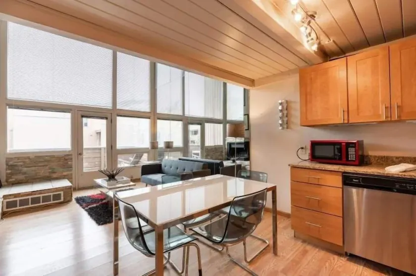 Roomy Condo with Free WiFi & Uncovered Parking - Image 1