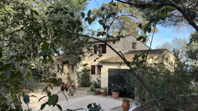 Mas provençal in Grimaud with swimming pool and view of the Gulf of St-Tropez - Image 1