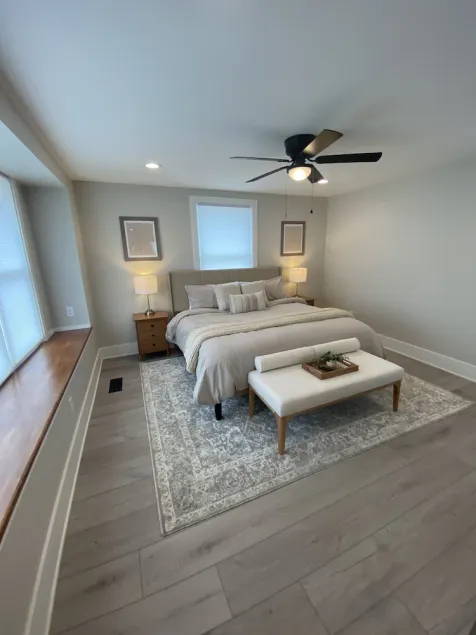 Large Family Bungalow Sleeps 14, Close to Grand Park, Newly Renovated Private  - Image 1