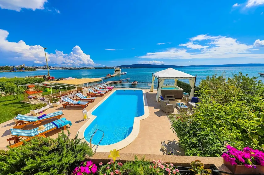 Villa Rosemary - seafront, pool, jacuzzi, gym, pool table - Image 1