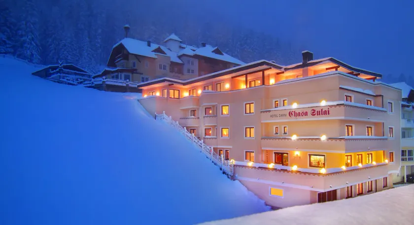 Hotel Garni Chasa Sulai - Image 1