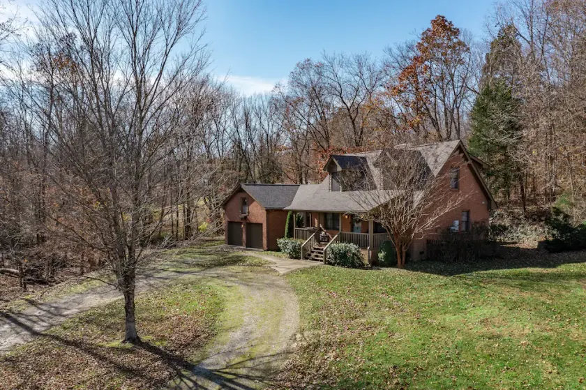 Cliffside Cottage - Image 1