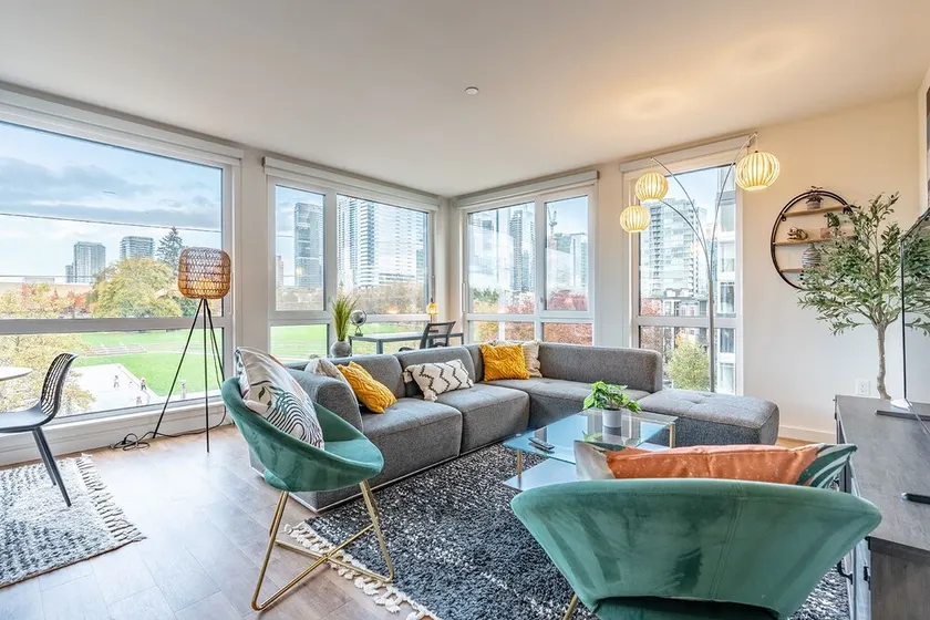 Sophari's Apartments in Bellevue - Image 1