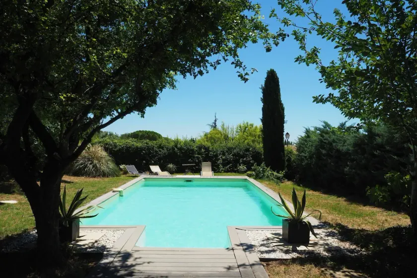 Cozy Vacation House with Pool, Vernègues - Image 1
