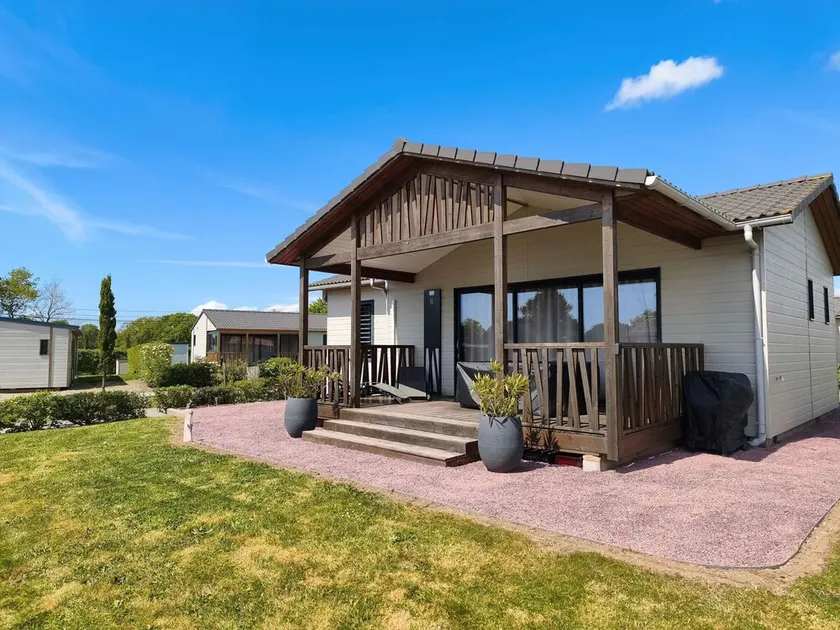 Chalet 2 chambres avec terrasse et climatisation près du Golfe du Morbihan - Image 1