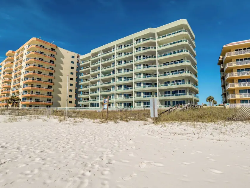 Silver Beach 601 - Image 1