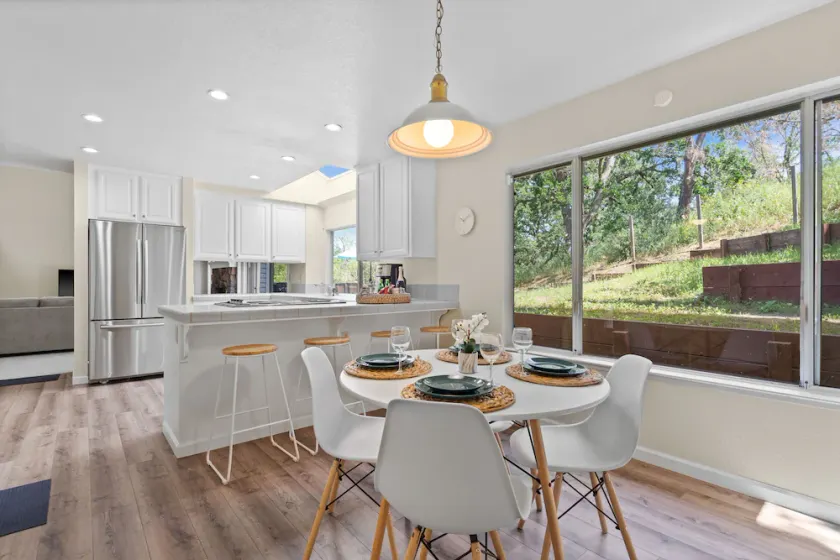 Between Napa & San Francisco 6bed large bright - Image 1
