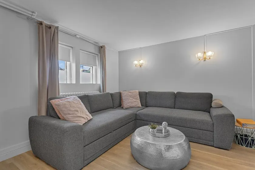 Cozy Downtown Keflavík Apartment - 5min to airport - Image 1