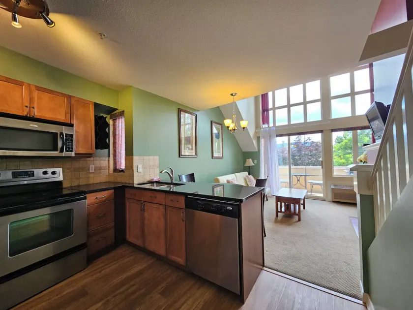 Comfortable Loft -310 - Image 1