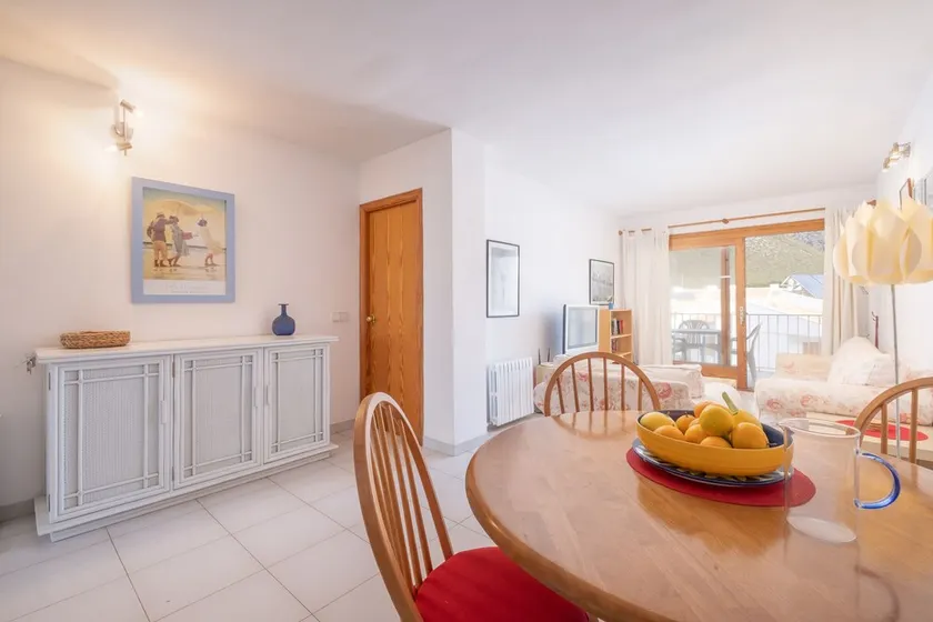 Penthouse Apartment with Mountain and Sea Views from private roof terrace. - Image 1