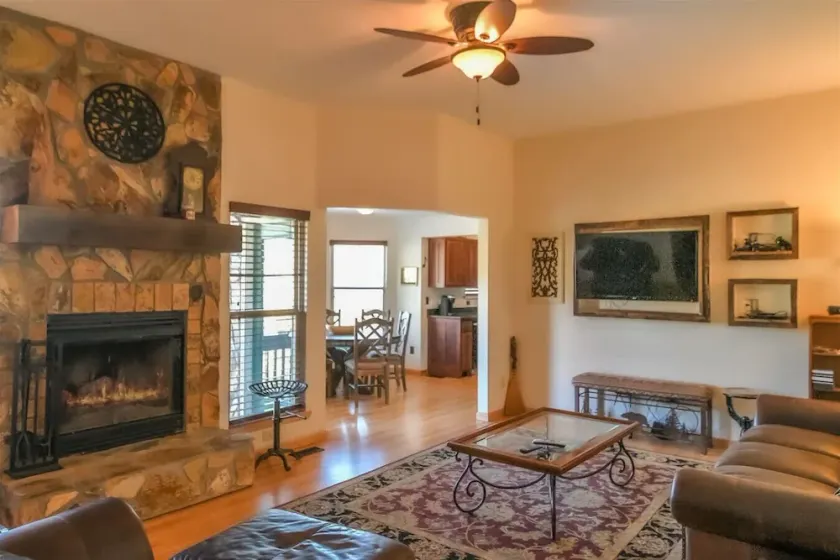 Ocoee Stone Lodge- Wifi, Fireplace, Free Activities, Covered Outdoor Living Area - Image 1
