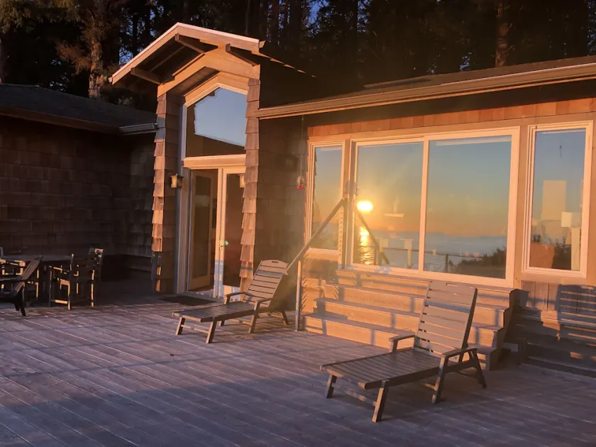 Spacious Manzanita Home with a view and walking distance to the beach! - Image 1