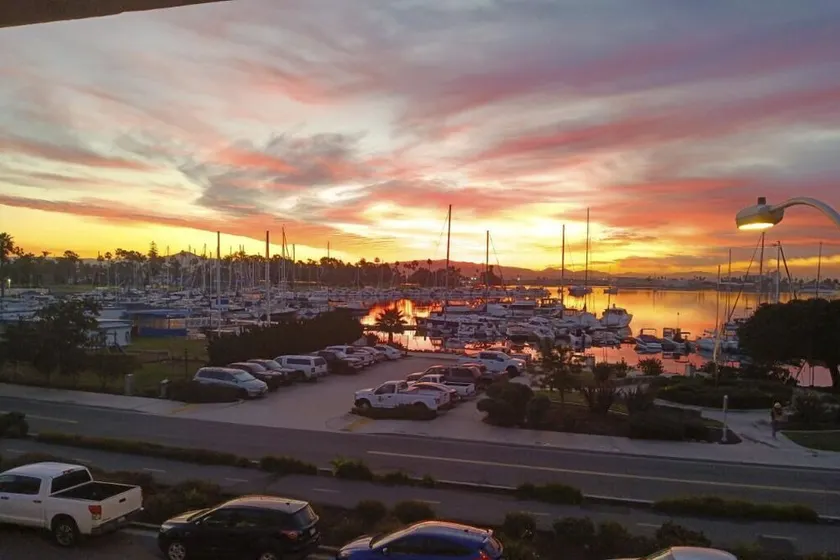 *NEW*Fantastic Location! Large Balcony Overlooking Yacht Club. Walk to Hotel Del - Image 1