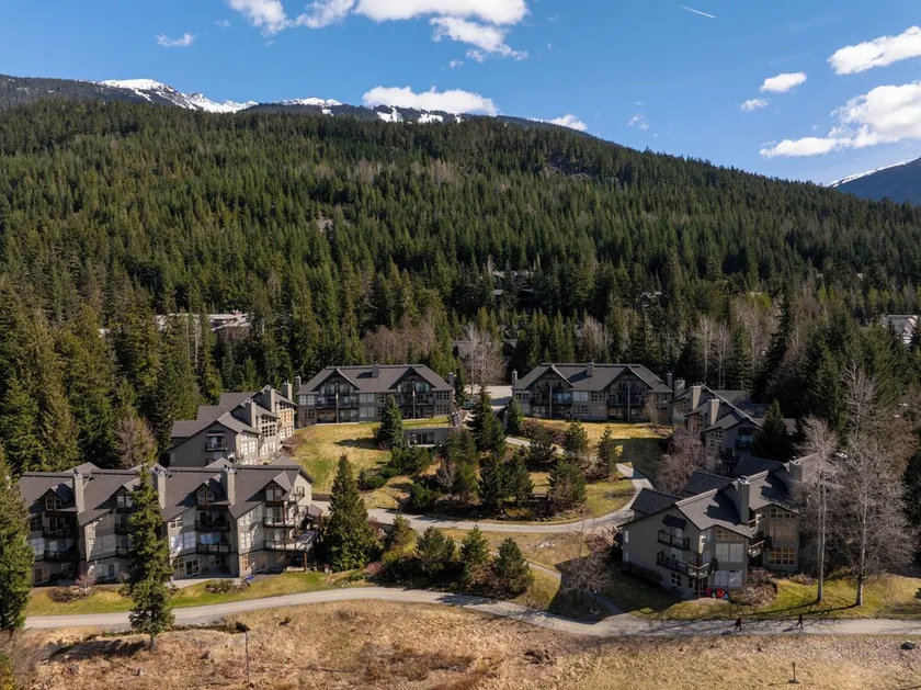 Blackcomb Greens by Whistler Premier - Image 1