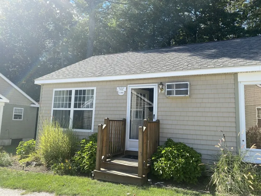 This sweet, cozy, and relaxing beach cottage is ready for you in 2026! Sleeps 6! - Image 1