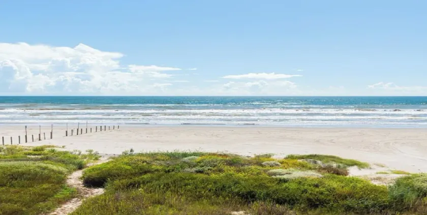 Ocean Front Beach House. Kommen Sie und genießen Sie den Sand, Meer und Sonne - Image 1