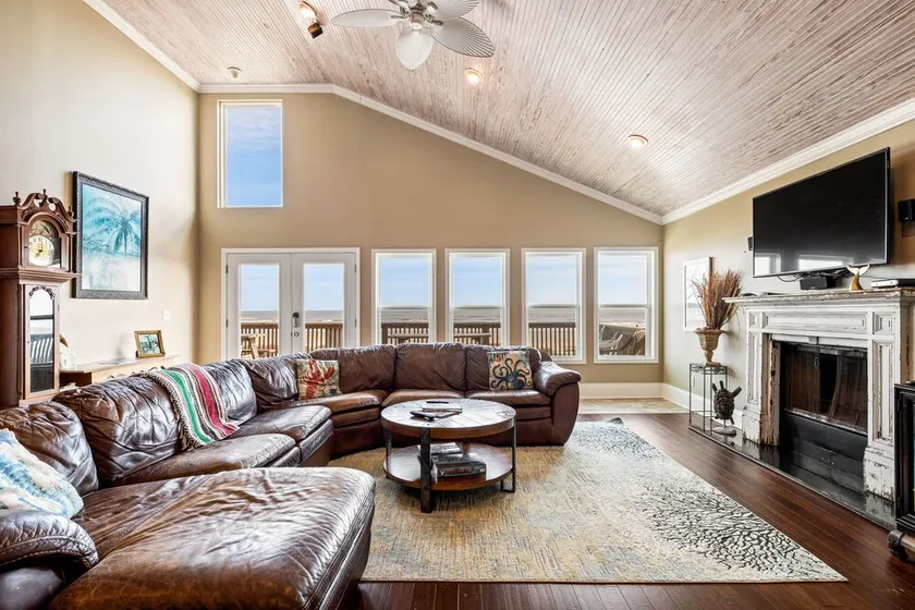 Beachfront Home Perfect For Family Vacations - Image 1