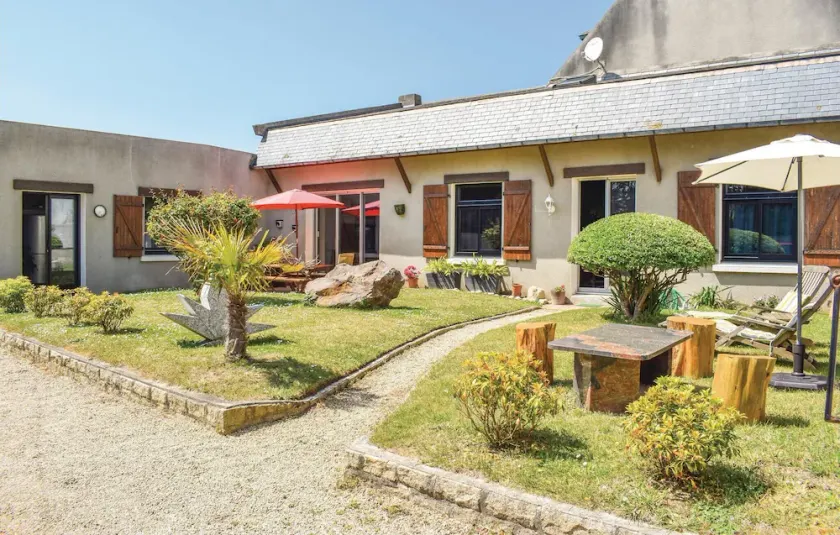 Hermosa casa de 3 recámaras en Santec - Image 1
