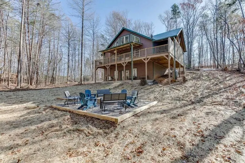 Remodeled Spacious Cabin Near Helen, Georgia - Image 1