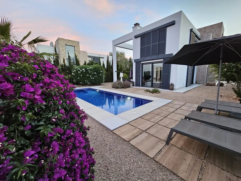 Beachfront design villa i Bauhaus stil, pool, highspeed internet, luftkonditionering / uppvärmning - Image 1