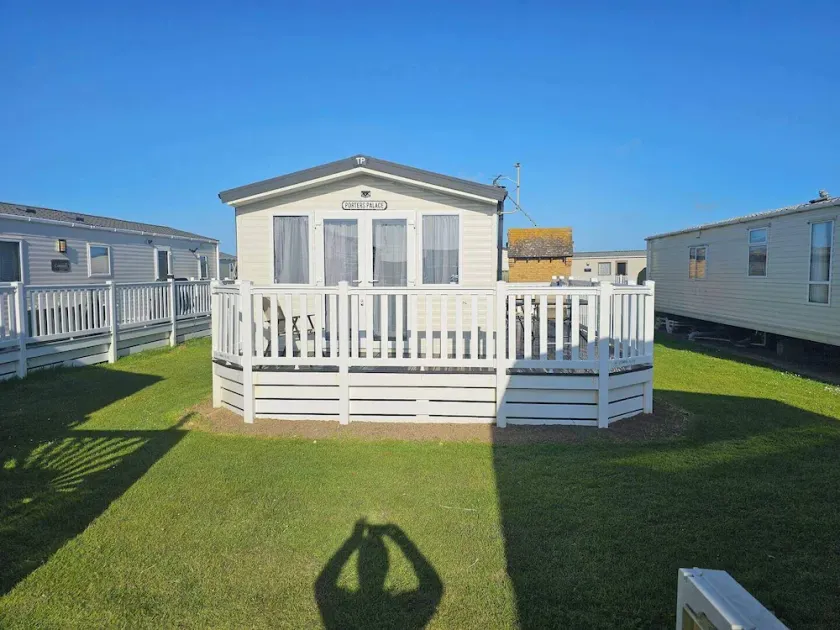 Luxury Chichester caravan Seaside Retreat - Image 1
