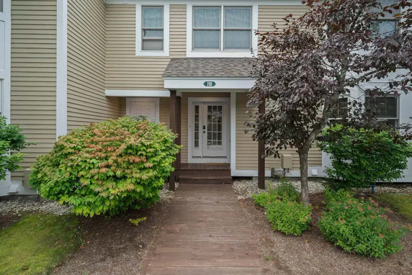 Cozy Vermont townhouse with opportunities for outdoor fun in summer and winter - Image 1