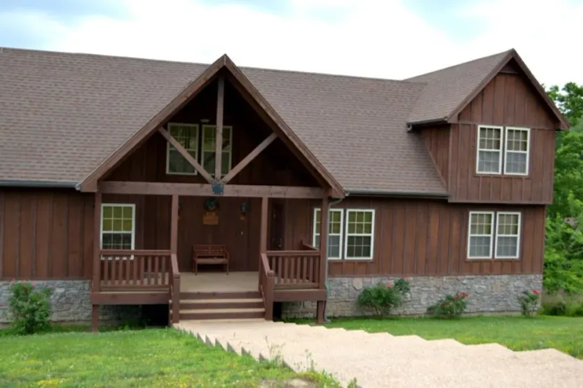 4 Br, 3. 4 Ba (Et soveværelse er en hems med køjeseng) Lakeview Cabin # 131 - Image 1