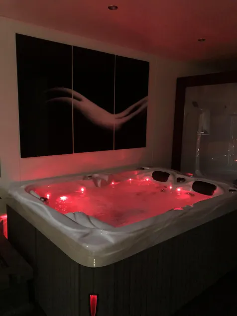 Verbringen Sie die Nacht in einem privaten Spa für Paare mit Sauna Hammam Jaccuzi - Image 1