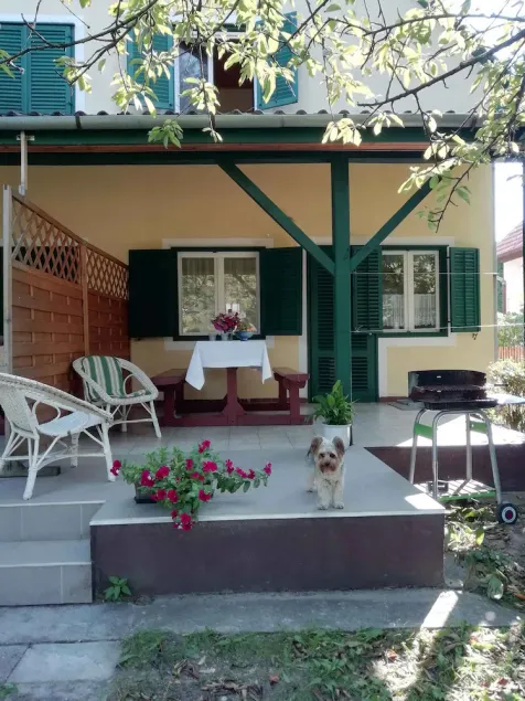 Holiday home with two terraces - Image 1