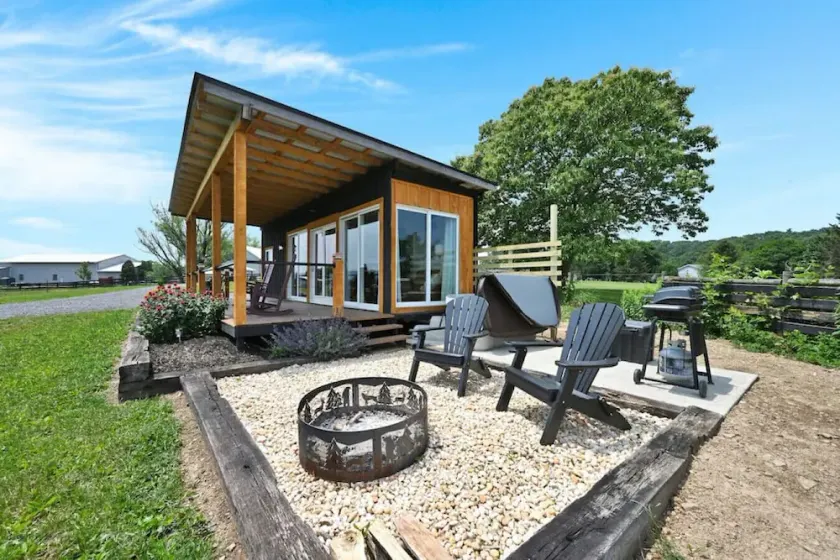 ‘Scenic Escapes’ Romantic Pine Grove Getaway! - Image 1