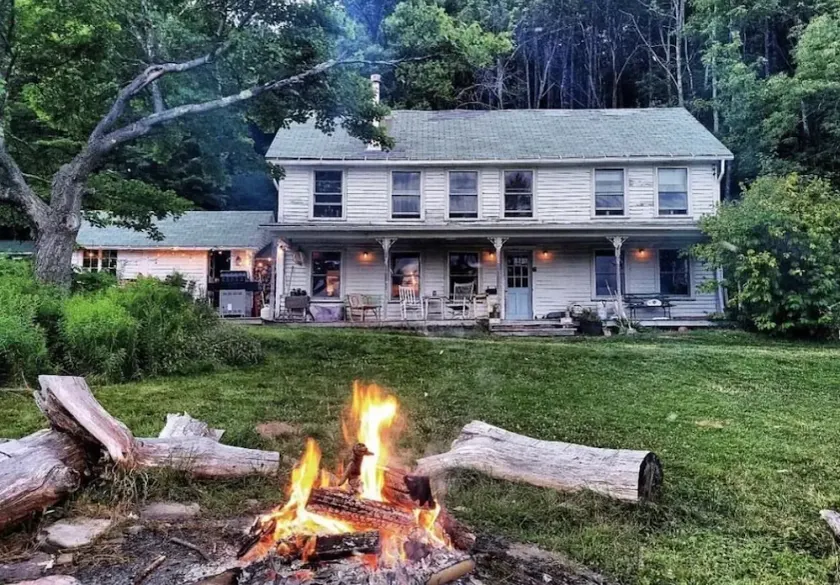 Historical Catskill mountains Farmhouse with Hiking, Fire Pit, Hot Tub, King bed - Image 1