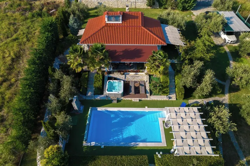 Hacienda Verde - Image 1