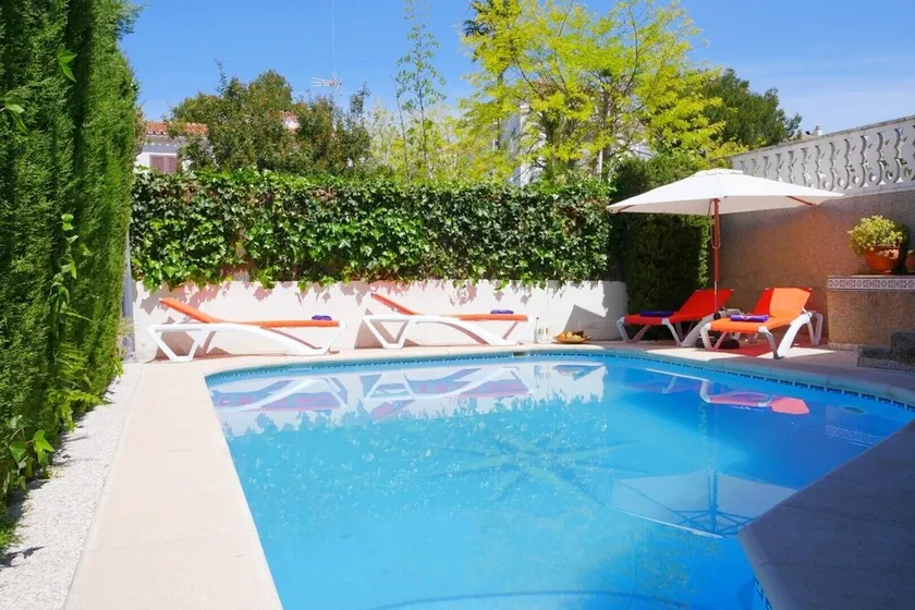 Holiday Home 'Ca Na Cati' with Wi-Fi, A/C, Pool, Garden, Terrace and Balcony - Image 1