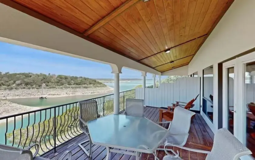 Lakefront Gem: Private Dock Access and Expansive Hill Country Views - Image 1