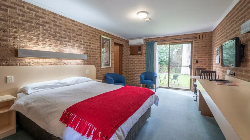 Eildon Parkview Motor Inn Room 3 - Image 1