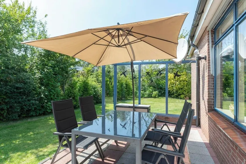 Eureka 78 bungalow med lukket have - Image 1