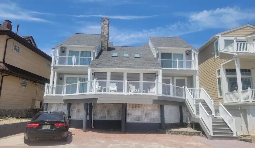 Stunning Ocean Front w/ views to die for and a pool!! - Image 1