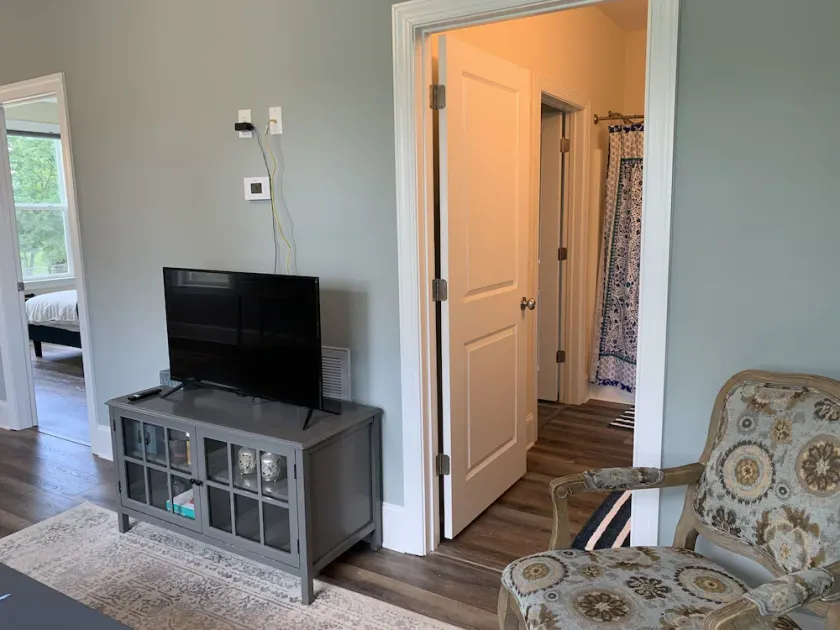 Brand New Guest Apartment on 4 Acres (Pet-Friendly!) - Image 1